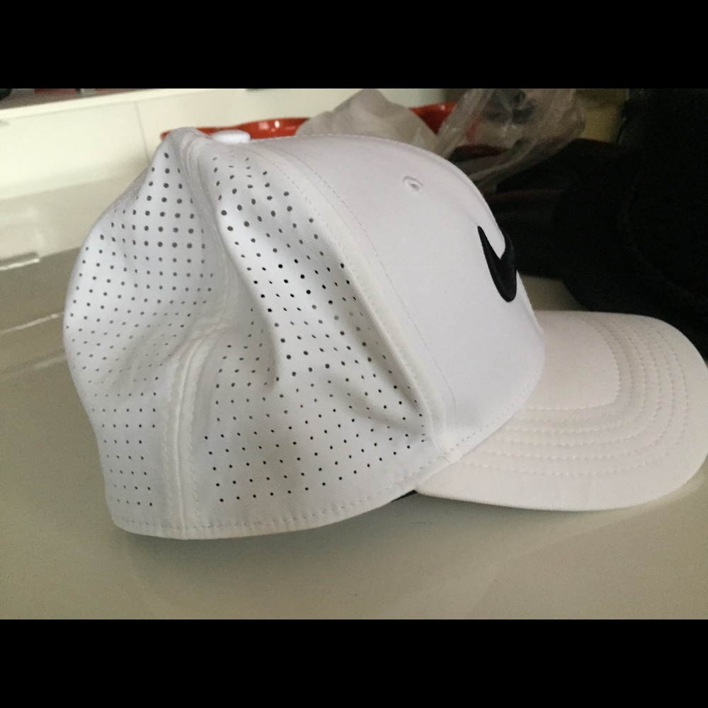 Nike hat - Picture 1 of 4
